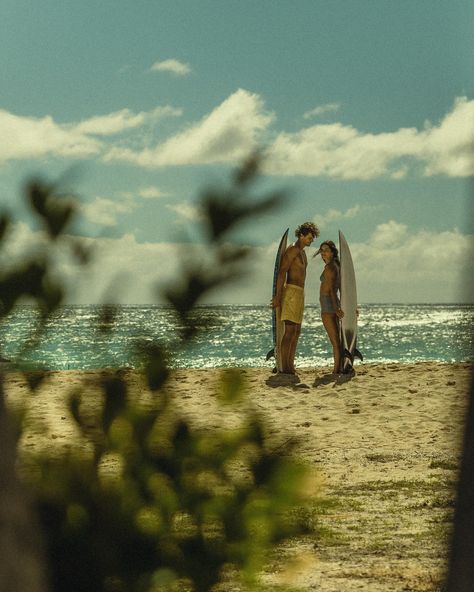 Pt.1🏝️🏄‍♂️ • POV: an Oahu morning in 1960 with your love Sun is shining Clouds are shifting Hair flying in the wind Surf boards Vintage Jeep Soft gazes and giggles 1960's magazines Old coke bottles Turquoise Water Swimming Pacific Ocean • #1960love #Surfinusa #1960sfashion #1960sstyle #1960svintage 70s Surf Aesthetic, Hair Flying In The Wind, Old Coke Bottles, Surf Aesthetic, Vintage Jeep, Water Swimming, Surf Boards, Sun Is Shining, Windsurfing