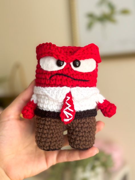 Meet the emotions, they measure approximately 6/7 inches. It is made of acrylic. Each amigurumi is sold separately ☺️ Inside Out Crochet, Crochet Bolero Pattern, Crochet Doll Tutorial, Crochet Fairy, Crochet Mignon, Crochet Disney, Doll Diy Crafts, Crochet Bolero, Crochet Fashion Patterns