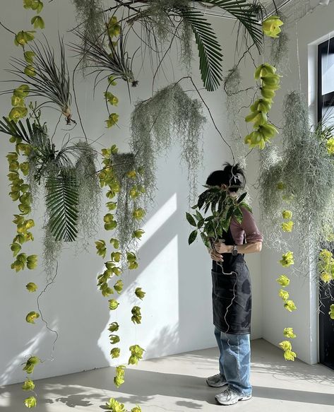 Abstract Floral Installation, Ceiling Flower Installation, Modern Floral Installation, Unconventional Christmas Trees, Hanging Floral Installation, Booth Display Ideas Diy, Hanging Flower Arrangements, Plant Installation, Large Flower Arrangements