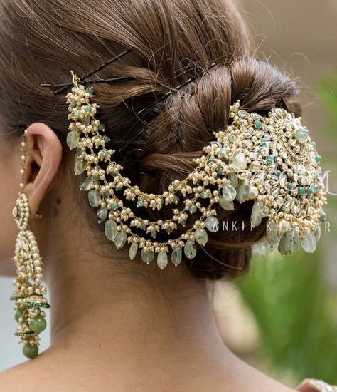 Beaded Wedding Jewelry, Unique Wedding Hairstyles, Bridal Jewellery Inspiration, Bridal Hair Buns, Hair Jewels, Headpiece Jewelry, Fancy Jewellery Designs, Bridal Accessories Jewelry, Indian Jewellery Design Earrings