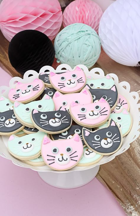 Throw the best kitty cat birthday with these 30 Cute Cat Birthday Party Ideas. Get fun ideas for cakes, desserts, decorations and more! Kitty Cat Birthday Party, Kitten Birthday Party, Cat Themed Parties, Cat Themed Birthday Party, Kitten Party, Kitten Birthday, Cute Birthday Ideas, Cat Cookies, Cat Birthday Party