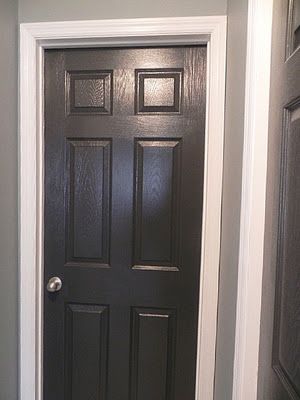 Black Interior Doors with Gray walls for the living room....our MBR is that color wall with the door color the same and dark dark trim Paint Doors Interior, Grey Walls White Trim, Interior Door Paint Colors, Interior Door Colors, Painted Interior Doors, Dark Trim, Black Interior Doors, Painted Door, Interior Bathroom