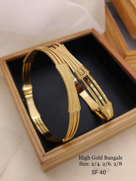 Antique Gold Bangles Design, Bracelet Women Gold, Indian Gold Bangles, Gold Bangles Set, Necklace Set Indian Bridal Jewelry, Plain Gold Bangles, Gold Jewelry Prom, Solid Gold Bangle, Unique Gold Jewelry Designs