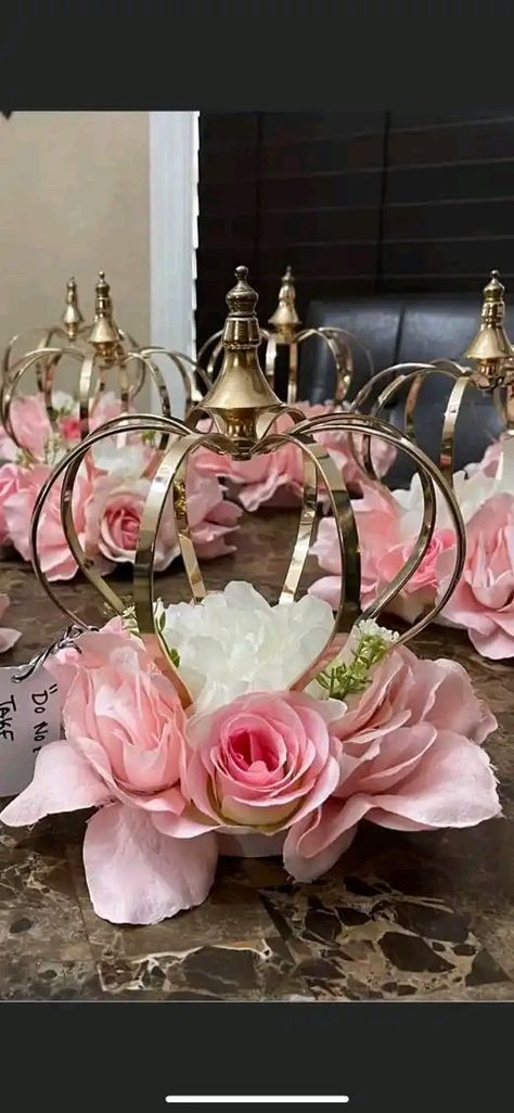 Quince Centerpieces Diy, Pink And Gold Centerpieces, Quince Centerpieces, Rose Gold Quince, Quince Party, Pink Centerpieces, Pink Quince, Gold Centerpieces, Quince Ideas