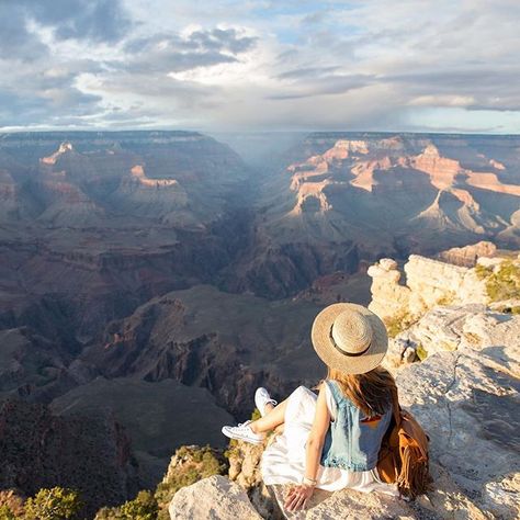 Grand Canyon Outfit, Hiking Poses, Grand Canyon Photography, Grand Canyon Pictures, Grand Canyon Vacation, Arizona Aesthetic, Road Trip Photography, Hiking Photos, Arizona Road Trip