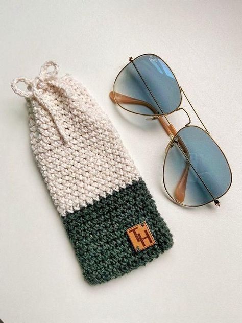 Crochet Bag For Men, Crochet Eyeglass Cases, Crochet Mobile, Crochet Case, Crochet Eyes, Crochet Motif Patterns, Crochet Pouch, Crochet Business, Crochet Clutch