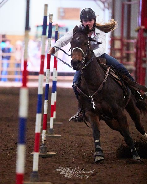 Female Horse Rider, Horse Disciplines, Equestrian School, Rodeo Pics, Discipline Inspiration, Western Pictures, Western Photos, Female Horse, Pole Bending