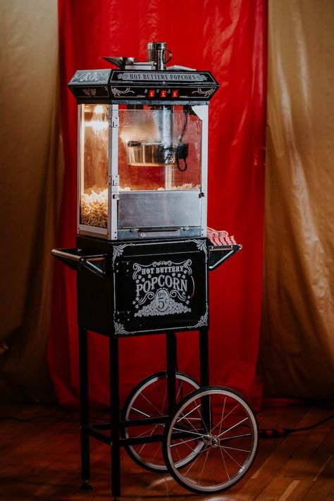 Entrance Ceiling, Tent Entrance, Carnival Themed Wedding, Carnival Wedding Theme, Vintage Circus Theme, Circus Vintage, Faux Cake, Vintage Circus Party, Cake Centerpieces