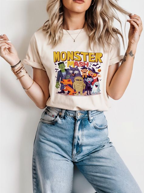 Halloween Friends, Graphic Fashion, Mystery Machine, Halloween Tshirt, Monster Mash, Horror Movie Characters, Halloween Monster, Halloween Vintage, Halloween Shirts