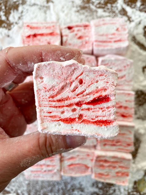 Big fluffy homemade marshmallows with a crisp peppermint flavor and a festive red swirl. These delicious treats will take your cup of holiday cocoa to a new level! Adapted from Ina Garten's Homemade Marshmallows recipe. Homemade Marshmallows Peppermint, Ina Garten Marshmallow Recipe, Peppermint Marshmallow Recipe, Gourmet Marshmallows Recipe, Fancy Marshmallows, Coffee Marshmallows, Coffee Truffles Recipe, Peppermint Dessert Recipes, Peppermint Marshmallows Recipe