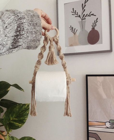 Macrame Tissue Holder, Macrame Toilet Roll Holder, Coffee Cup Holder Diy, Wood Tattoo, Macrame Plant Hanger Patterns, Painted Plant Pots, Diy Wooden Projects, Scrap Wood Projects, Macrame Plant Hangers