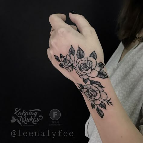 Back Of Hand Tattoos, Hand Palm Tattoos, Side Hand Tattoos, Wrist Tattoo Cover Up, Tattoo Design For Hand, Skull Hand Tattoo, Blue Rose Tattoos, Tattoos For Women Flowers, Hand Tattoos For Women