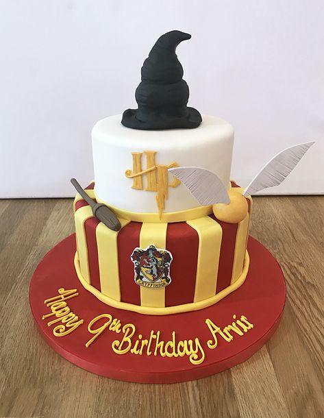 Harry Potter Birthday Cake Tort Harry Potter, Harry Potter Theme Cake, Harry Potter Themed Birthday, Gateau Harry Potter, Harry Potter Party Decorations, Harry Potter Theme Birthday, Harry Potter Birthday Cake, Cumpleaños Harry Potter, Harry Potter Bday