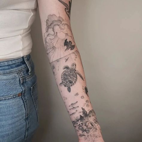 Underwater Tattoo Design, Sea Tattoo Sleeve, Ocean Tattoo Ideas, Tattoos Gothic, Tattoo Bible, Ocean Theme Tattoos, Underwater Tattoo, Sea Life Tattoos, Ocean Sleeve Tattoos