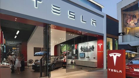 150+ Apple staffers have moved on to .@TeslaMotors & Take a Big Bite of Apple's Staff With Over 150 Total Poaches As cars become more like computers, automakers are increasingly looking to plunder Silicon Valley's top engineers. Tesla Showroom, Affordable Electric Cars, Auto Service Center, Tesla Logo, Car Inside, Tesla Motors, Tesla Car, Car Showroom, Tesla S