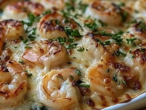 Creamy Shrimp & Crab Spinach Dip: A Seafood Delight! | Soul Screwed Series | NewsBreak Original Creamy Shrimp And Crab Spinach Dip, Crab Spinach Dip, Southern Squash Casserole, Chicken Potato Casserole, Seafood Delight, Garlicky Shrimp, Chicken Stuffing Casserole, Cream Cheese Cupcakes, Flavorful Shrimp