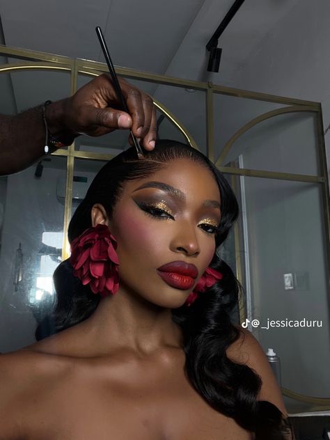 Autumn Glam Makeup, Ethereal Makeup Black Women, Goddess Makeup Black Women, Colorful Makeup Black Women, Dark Feminine Makeup Black Women, Gold Makeup Looks Black Women, Ethereal Makeup Goddesses, Black Goddess Aesthetic, Goddess Makeup Look