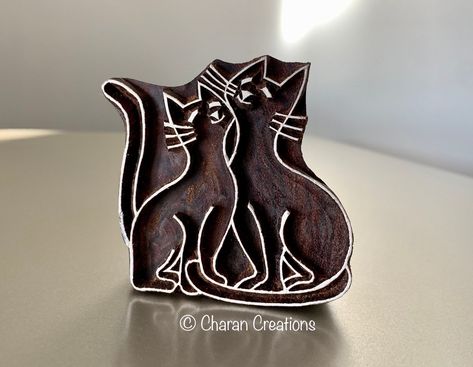 Cute Cat Couple, Pottery Stamps, Stamping Textiles, Ancient Indian Art, Lino Cuts, Cat Couple, Clay Stamps, Team Board, Pottery Tools