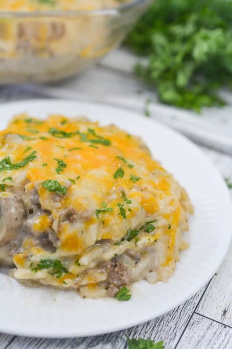 Cheesy Ground Beef and Rice Casserole Ground Beef And Rice Casserole, Cheesy Ground Beef And Rice, Beef And Rice Casserole, Cheesy Ground Beef, Ground Beef And Rice, Ground Beef Casserole Recipes, Minute Rice, Beef Casserole Recipes, Ground Beef Casserole