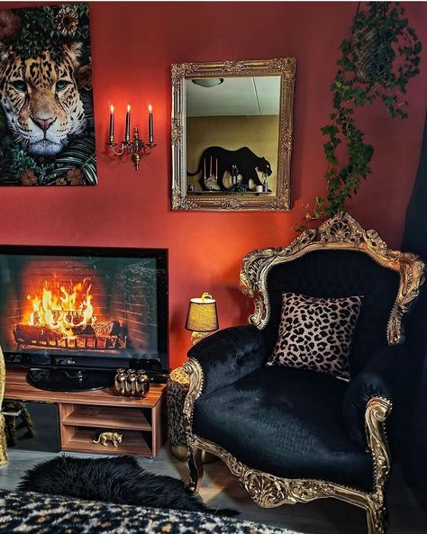 Love this corner💛 Hollywood Living Room, Hollywood Apartment, Lounge Room Design, Eclectic Apartment, Ranch House Decor, Tiny House Storage, Aesthetic Apartment, Dark Home Decor, Goth Home Decor