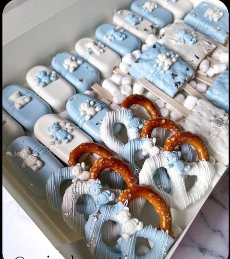 Winter Gender Reveal Dessert Table, Teddy Bear Chocolate Covered Pretzels, Teddy Bear Oreos, Teddy Bear Treats For Baby Shower Boys, Baby Shower Sweet Treats, We Can Bearly Wait Baby Shower Treats, Baby Boy Bear Shower Theme, Baby Boy Chocolate Decoration, Teddy Bear Candy Table