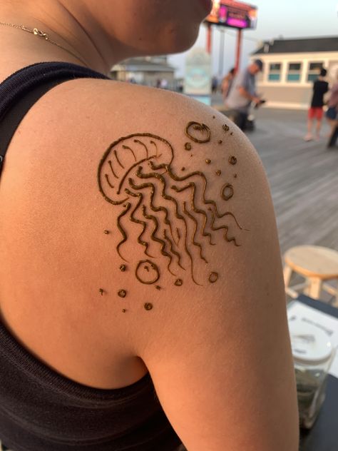 Henna Starfish, Beachy Henna Designs, Henna Male, Tattoo Ideas Male Leg, Leg Tattoo Drawings, Tattoos Men Leg, Henna Designs Summer, Women Leg Tattoo Ideas, Male Henna Designs