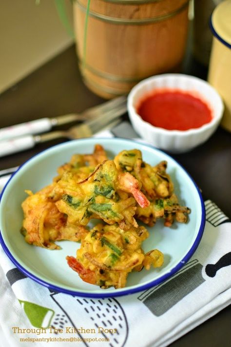 Through The Kitchen Door: Prawn Fritters (Cucur Udang) Malaysian Appetizer, Prawn Fritters, Shrimp Fritters, Deep Fried Recipes, Traditional Sweets, Prawn Recipes, Asian Kitchen, Fritter Recipes, Malaysian Food