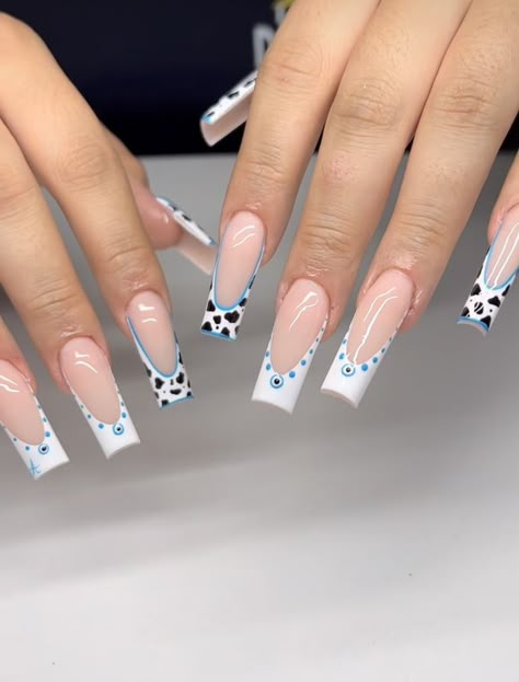 Vaquera Nails, Short Western Nails, Medium Nails Acrylic, Cute Flower Nail Designs, Cute Flower Nails, Medium Acrylic Nails, Rodeo Nails, Cowboy Nails, Short Coffin Nails Designs