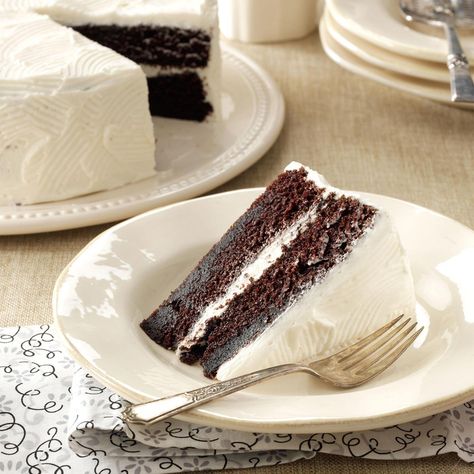 Moist Chocolate Cake Recipe, Vanilla Frosting Recipes, Chocolate Cake Recipe Moist, Baking Cocoa, Moist Chocolate Cake, Coffee Cake Recipes, Cake Frosting, Velvet Cake, Red Velvet Cake