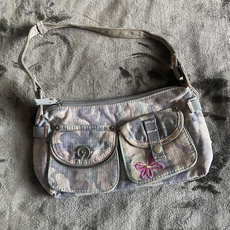 Cybery2k camo mini purse bag. Grunge y2k 2000s bella... - Depop 2000s Purse, Camo Bag, Camo Purse, Y2k Accessories, Early 2000s Fashion, Crossbody Messenger Bag, Key To My Heart, Mini Purse, Cute Purses