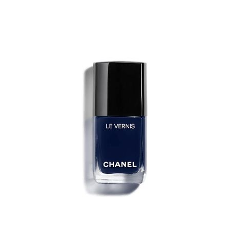 The Fall 2023 Nail Colors To Wear All Season Long Matte Nail Colors, Popular Nail Colors, Perfume Chanel, Navy Nails, Pink Nail Colors, Chanel Nail Polish, Minimal Nails Art, Chanel Nails, Chanel Rouge