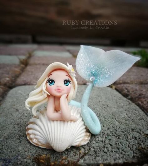 Mermaid shell Polymer Clay Mermaid, Polymer Clay Kunst, Polymer Clay Figurine, Crea Fimo, Clay Crafts For Kids, Clay Moulding, Mermaid Figurine, Mermaid Crafts, Mermaid Shell