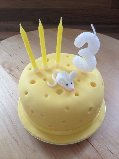 Cheese Themed Party Decorations, Cheese Themed Cake, Rat Themed Birthday, Rat Cakes, Cheese Party Decorations, Mouse Cake Design, Ratatouille Cake, Pirate Birthday Cake, Cheese Cupcake