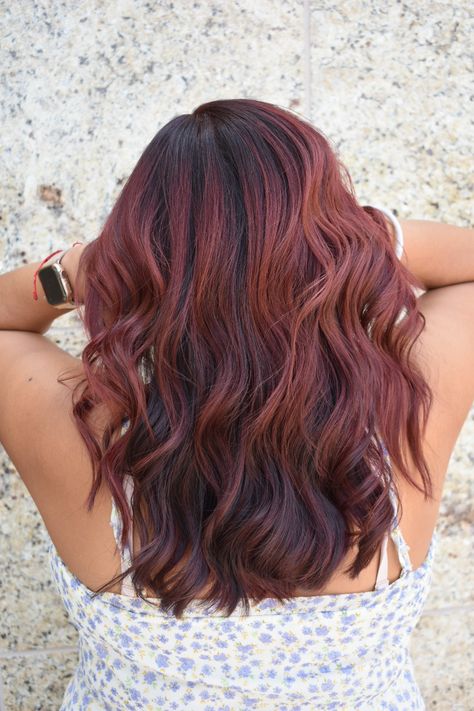 Latino Hair, Cherry Highlights, Hair Color Women, Global Hair Color, Red Highlights In Brown Hair, Brown Hair With Lowlights, Blonde Foils, Lovely Hairstyles, Long Hair Perm