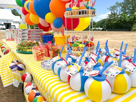 Splash Into Summer Party, Backyard Water Birthday Party For Kids, Waterslide Themed Birthday Party, Summer Kid Birthday Ideas, Summer Waterslide Party, Simple Summer Birthday Party Ideas, Paddling Pool Party, Waterpark Party Ideas, Backyard Splash Party Ideas