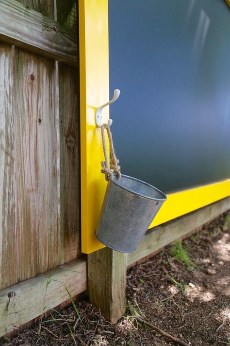 DIY Fence chalkboard. A super quick and simple project that will create hours and hours of fun for your kids! Fence Chalkboard, Backyard Chalkboard, Outdoor Chalkboard, Kids Chalkboard, Large Chalkboard, Paint Crafts, Outdoor Play Spaces, Outdoor Play Areas, Diy Playground