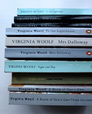 Virginia Woolf Aesthetic, Virginia Woolf Books, Bloomsbury Group, Chaotic Academia, Virginia Woolf, Classic Literature, Day For Night, Classic Books, I Love Books