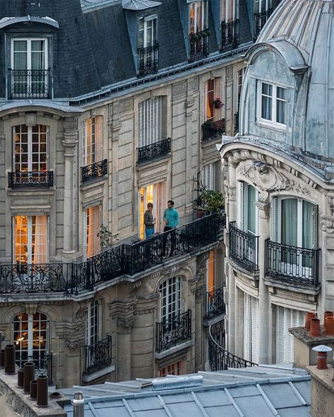 Paris Dream, Paris Vibes, Magazine Images, Parisian Vibes, Parisian Life, Paris Aesthetic, Living In Paris, Paris Apartments, Foto Art