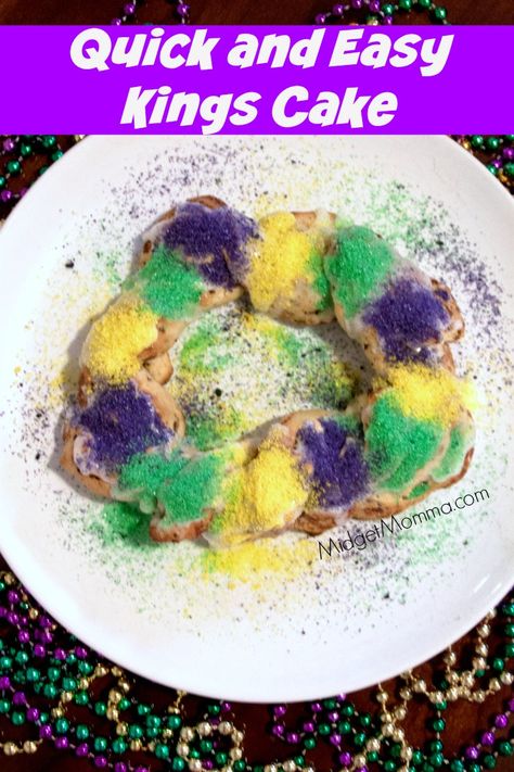 This Quick and Easy Kings Cake is awesome and takes so little work to make it is great! The great thing with this simple Quick and Easy Kings Cake recipe is it uses those yummy refrigerated cinnamon buns. Use homemade colored sugar with this Quick and Easy Kings Cake. Easy King Cake, King Cake Recipe Easy, New Orleans King Cake, King Cake Recipe, Mardi Gras King Cake, Mardi Gras Food, King Food, Dog Cakes, King Cake