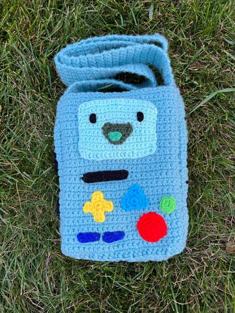 handmade crochet bmo bag/purse laid out in the grass Crochet Bmo Bag, Bmo Bag, Bmo Crochet, Handmade Crochet Bags, One Bag, How I Feel, Bag Pattern, Handmade Crochet, Acrylic Yarn