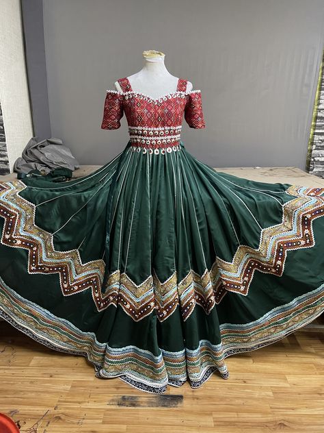 Afgani Dress, New Frock, Afghan Culture, Afghani Clothes, Afghan Dress, Afghan Wedding, Happy Dresses, Stage Decor, Frock Fashion