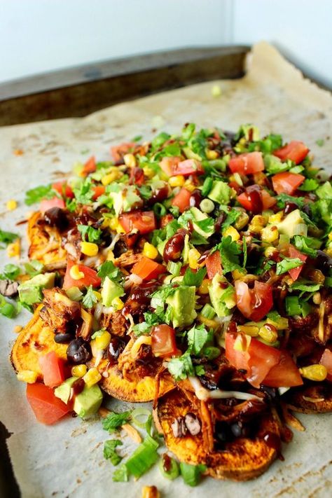 BBQ Chicken Sweet Potato Nachos are a hassle-free appetizer or entree that's perfect for game day.. or any day! www.bytesizednutrition.com Healthy Football Party Food, Bbq Chicken Sweet Potato, Tostadas Recipes, Healthy Football, Football Party Snacks, Potato Nachos, Football Party Foods, Healthy Superbowl, Sweet Potato Nachos