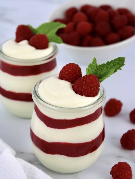 Keto Raspberry White Chocolate Mousse White chocolate mousse and sugar free raspberry sauce go hand in hand to create an easy to make, but deliciously decadent layered Keto dessert. #ketochocolate mousse #ketoraspberrydessert #lowcarbwhitechocolate Keto Christmas Desserts, Desserts Easy Recipes, Keto Mousse, Keto Raspberry, Magical Food, White Chocolate Desserts, Sugar Free White Chocolate, Keto Chocolate Mousse, Recipes For The Holidays