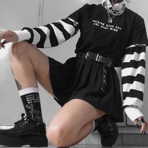 Best Birthday Ideas, E Girl Outfits, Goth Shoes, Goth Boots, Pastel Goth Fashion, Alt Outfits, Girls Unique, Aesthetic Grunge Outfit, Pitch Black