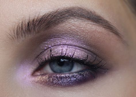 Deep Set Eyes Makeup, Makeup For Downturned Eyes, Grey Eyes, Eyebrow Makeup Tips, Magical Makeup, Theatrical Makeup, Glitter Eye Makeup, Eye Makeup Pictures, Purple Makeup