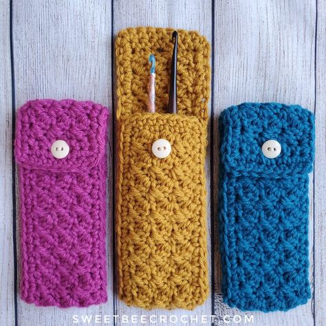 Free Back to School Crochet Patterns Round Up Crochet Travel, Crochet Hook Holder, Bee Crochet, One Skein Crochet, Crochet Hook Case, House Crafts, Crochet Collection, Crochet Bag Pattern Free, Craft Decorations