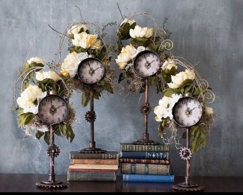 Victorian Steampunk Wedding Decor, Clock Centerpieces, Steampunk Centerpiece, Steampunk Party Decorations, Masquerade Quince, Steampunk Wedding Decorations, Steampunk Wedding Themes, Steampunk Birthday, Steampunk Flowers