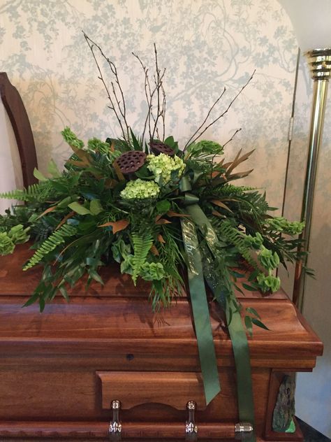 Winter Flower Arrangements, Casket Spray, Casket Flowers, Casket Sprays, Memorial Flowers, Flower Blanket, Sympathy Flowers, Winter Flowers, Mom And Dad