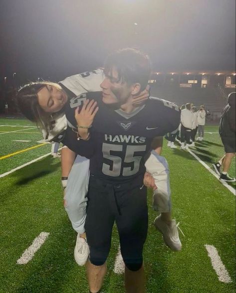 Rugby Boyfriend Aesthetic, Football Boyfriend Aesthetic, American Football Couple, Rugby Boyfriend, Bad Ash, Cute Couples Football, The Cheat Sheet, American Boyfriend, Keeping 13