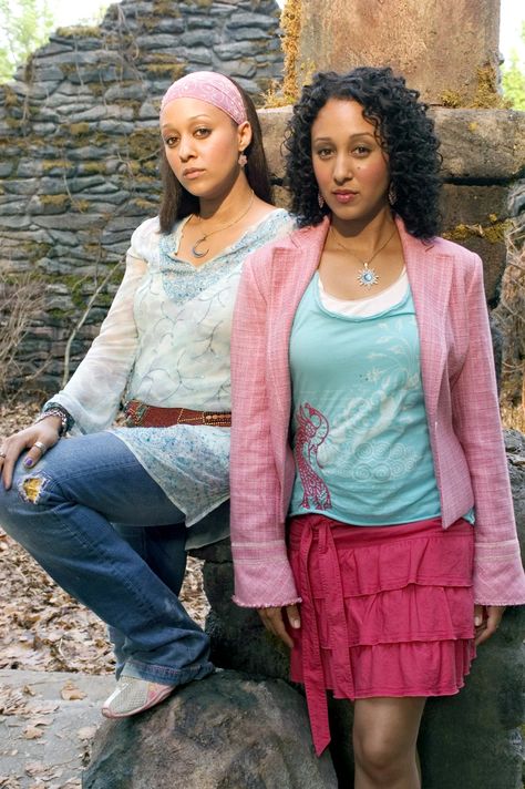 Disney Halloween Movies, Movie Suggestions, Classic Halloween Movies, Tia And Tamera Mowry, Walt Disney Princesses, Tamera Mowry, Horror Movies Scariest, Teen Witch, Disney Channel Original